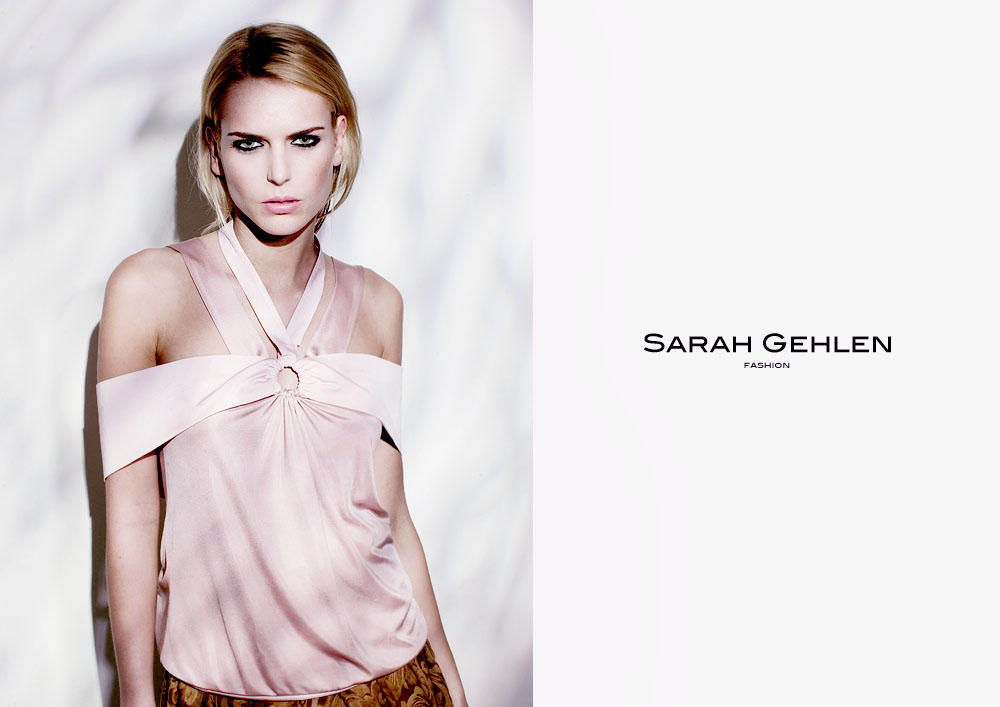 1/5 Fashion production for fashion designerin Sarah Gehlen. Location in Hannover and photomodel Laura from AWA Models
